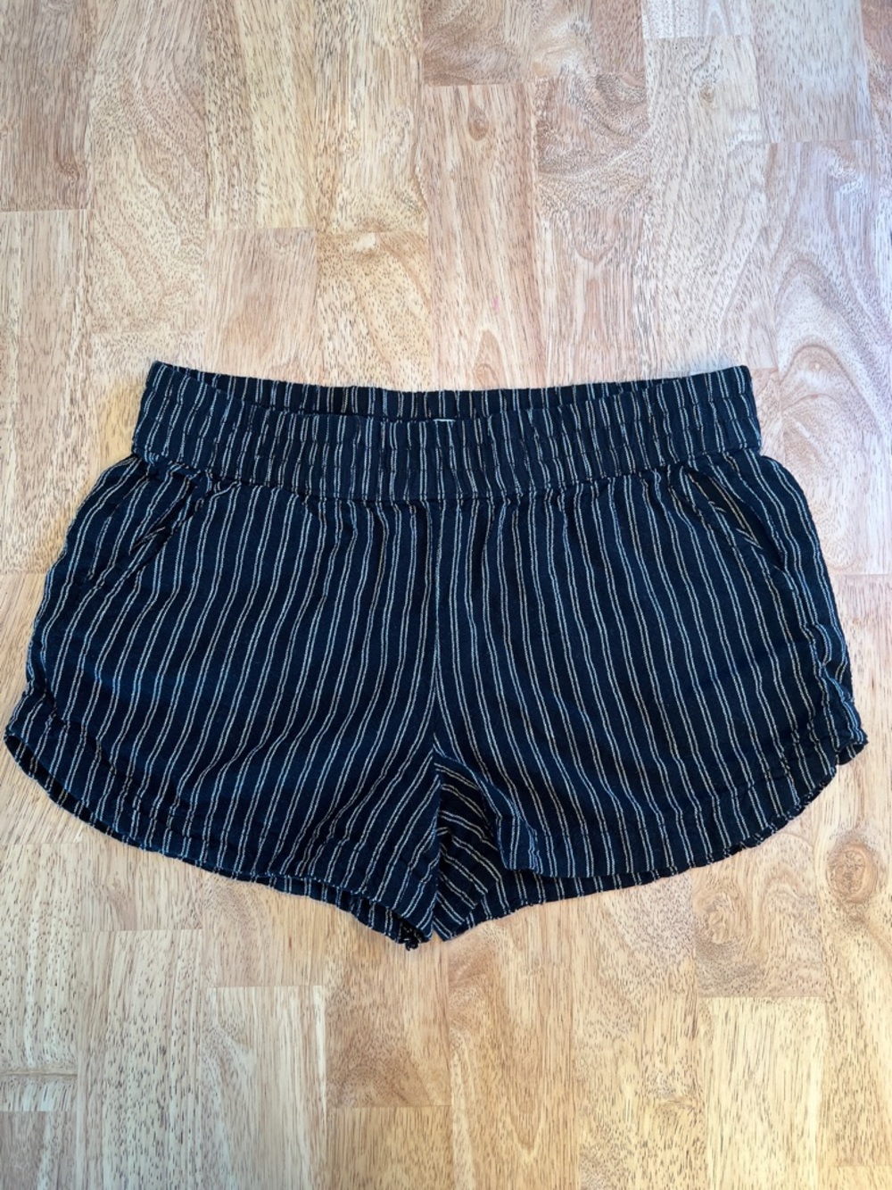 Maurices Linen/Rayon Blend Pull-on Shorts Size Medium